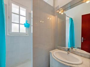 Appartements Apartment with pool amid vineyards and near the beach : photos des chambres