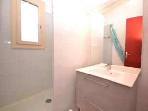 Appartements Apartment with pool amid vineyards and near the beach : photos des chambres