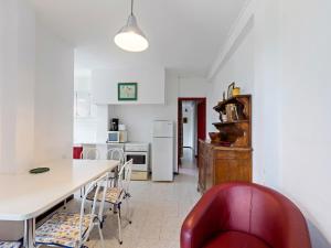 Appartements Apartment with pool amid vineyards and near the beach : photos des chambres