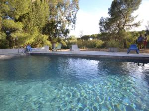 Appartements Apartment with pool amid vineyards and near the beach : photos des chambres