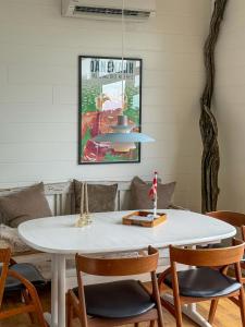 Beachfront Holiday Home With Sea View For 6 Guests