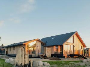 Luxury Chalet With Sea View At Salzhaff