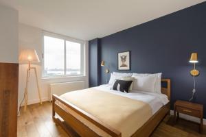 Hells Kitchen 1BR w Gym Doorman Lounge NYC-249