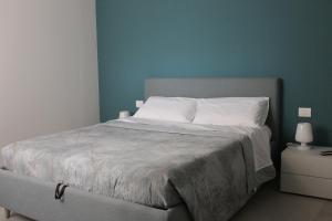 NEWTON30 - Luminoso bilocale in zona servita