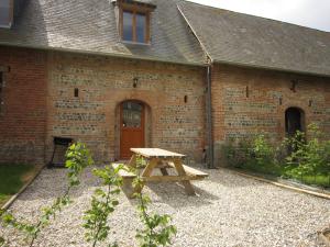 Maisons de vacances Spacious Cottage with Private Garden in Normandy : photos des chambres