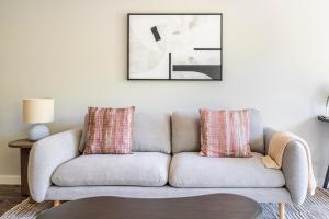 Blueground Midtown pool nr Stanford Park SFO-1894