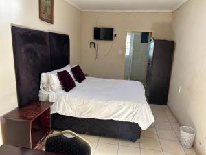 Cest Si Bon Accommodation at 53 Van Heerden Mokopane