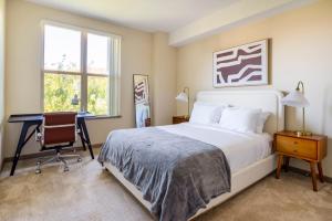 Blueground Contra Costa Centre pool nr Walnut Creek Park SFO-1902