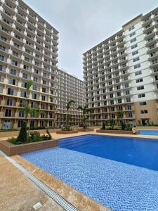 Studio w pool, mountain city view Mactan airport