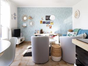 Maisons de vacances Attractive holiday home with shared pool in the Luberon : photos des chambres