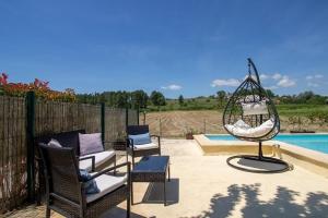 Maisons de vacances Attractive holiday home with shared pool in the Luberon : photos des chambres