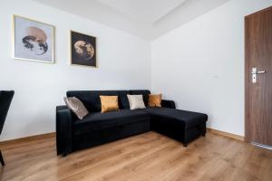 Kochanowskiego Parkside Apartment by BookingHost