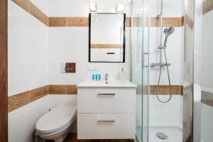 Kochanowskiego Parkside Apartment by BookingHost