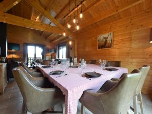 Splendid Chalet in Durbuy with Garden