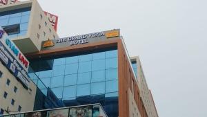 The Grand Vista Hotel