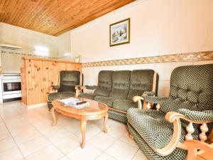 Maisons de vacances Holiday Home in Argeliers near Sandy Beaches : photos des chambres