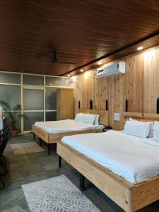 Meeram Ganga, A Heritage Stay by the Ganges at Triveni Ghat