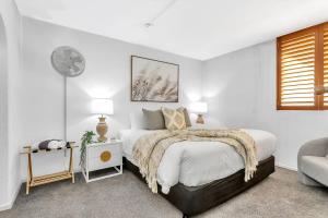 Glenelg Outlook - Beachfront Stay by Moseley Square