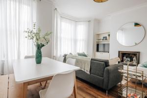 Modern 5-bed Home in Maida Vale