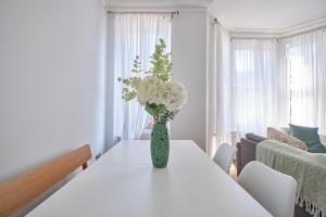 Modern 5-bed Home in Maida Vale