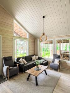 Villa Levi Snowlight, Modern & cozy cabin & 2 ski passes