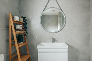 Modern 5-bed Home in Maida Vale