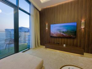 Luxury and spacious, 10min to Downtown