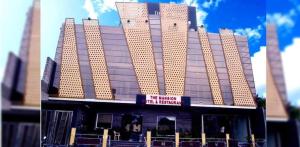 The Mansion Courtyard