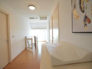 Farmhouse in Elsendorp near Forest Trails