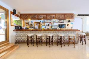 azuLine Hostal Marino