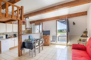 Charmante location avec piscine partagée à Orgnac-lAven, 60 m²tr