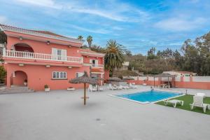 4BR Chalet El Romero-Private Pool, Barbecue & Chill