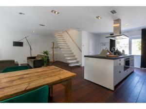 Central Domburg Apartment