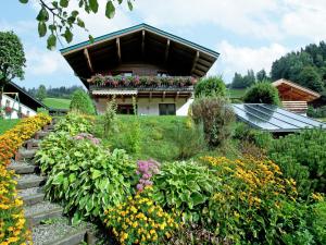 Apartment in Viehhofen near Ski Lifts