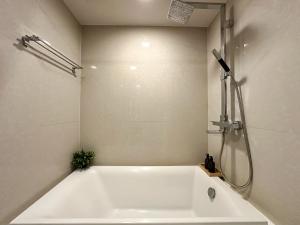 Stylish Downtown 1BR - Ultra Fast WiFi - BTS ThongLor