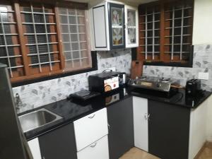 Peaceful Vacation Home Near the City