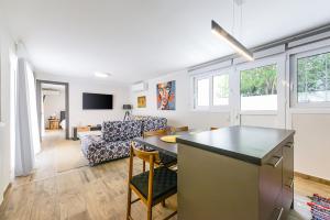 Modern apartment in Glifada - Ubytování bez kategorie ve městě Atény