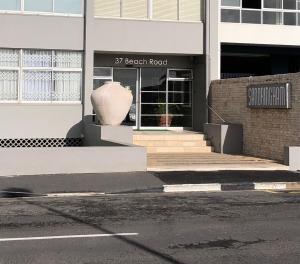 Modern Hideaway Apartment in Mouille Point