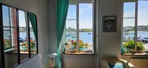 Appartements Vue sur Mer, appartement de charme en DUPLEX, Port de Barfleur, Normandie : photos des chambres