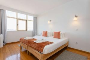 Liiiving in Gaia - Douro Balcony View