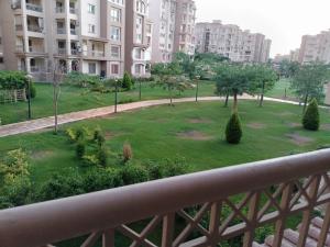 مدينتي شقه مفروشه