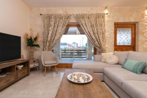 Aurum Luxury Villa Voz by elite"