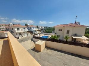 1BR Apt, Huge Balcony, Walk to Nissi Beach