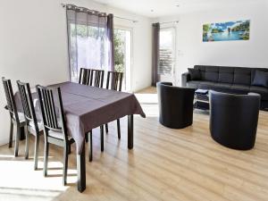 Maisons de vacances Holiday Home in Brignoles with Private Pool : photos des chambres