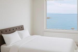 洞爺湖町一棟貸ヴィラ UMITO Luxury Private Villa Exclusive One Group Per Day Panoramic Views of Lake Toya and Funka Bay