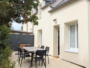 Maison Dahouët en bord de mer- Grand Jardin clos