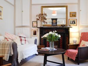 The Mill House, The Square