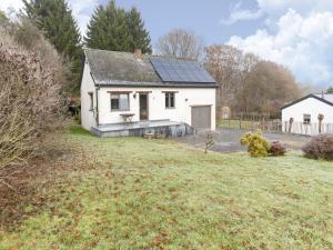 Cozy Family Cottage in Érezée