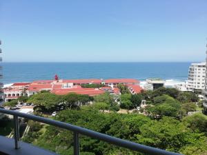 Oyster Quays 2 bed 6th floor