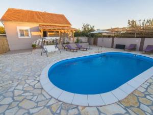 Holiday Home near Zadar with Private Pool